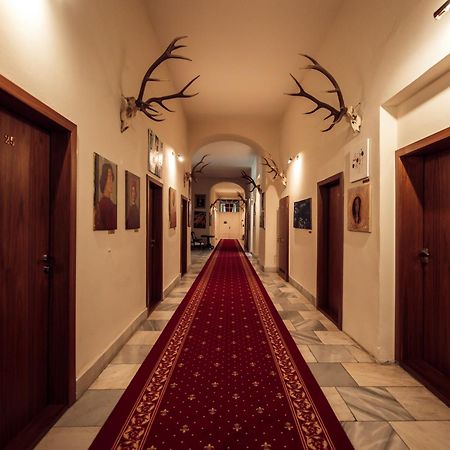 Hotel Kastiel Mojmirovce Ngoại thất bức ảnh