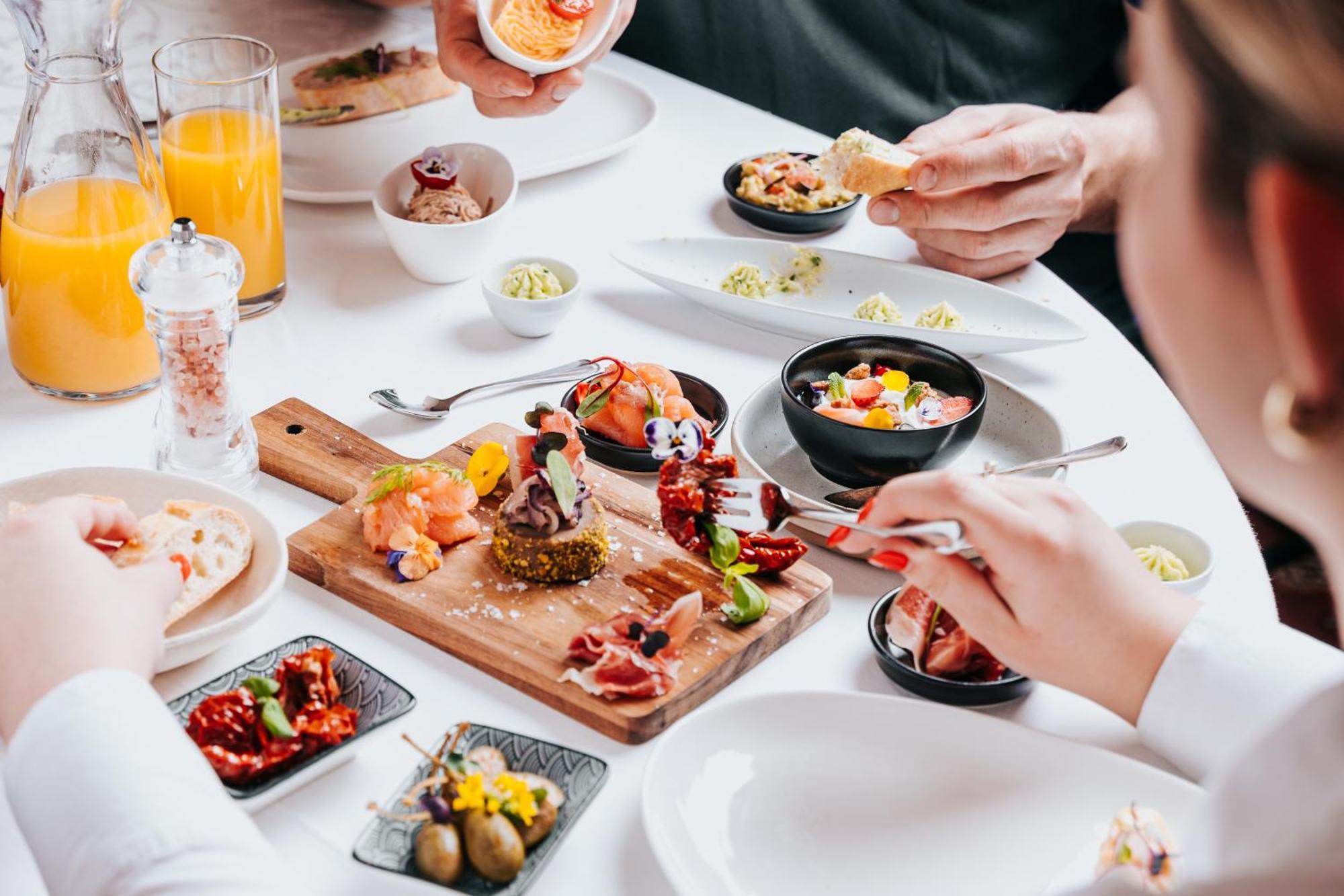 Hotel Kastiel Mojmirovce Ngoại thất bức ảnh