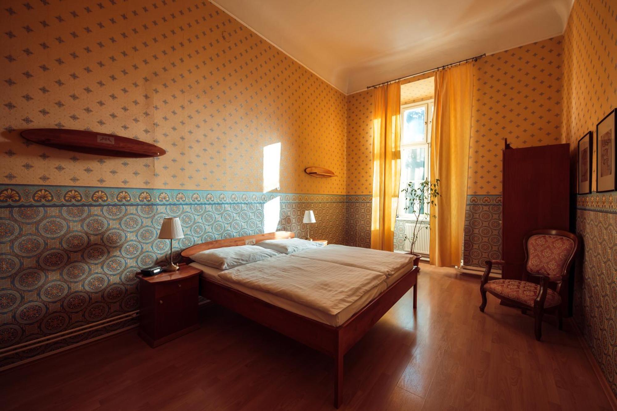 Hotel Kastiel Mojmirovce Ngoại thất bức ảnh