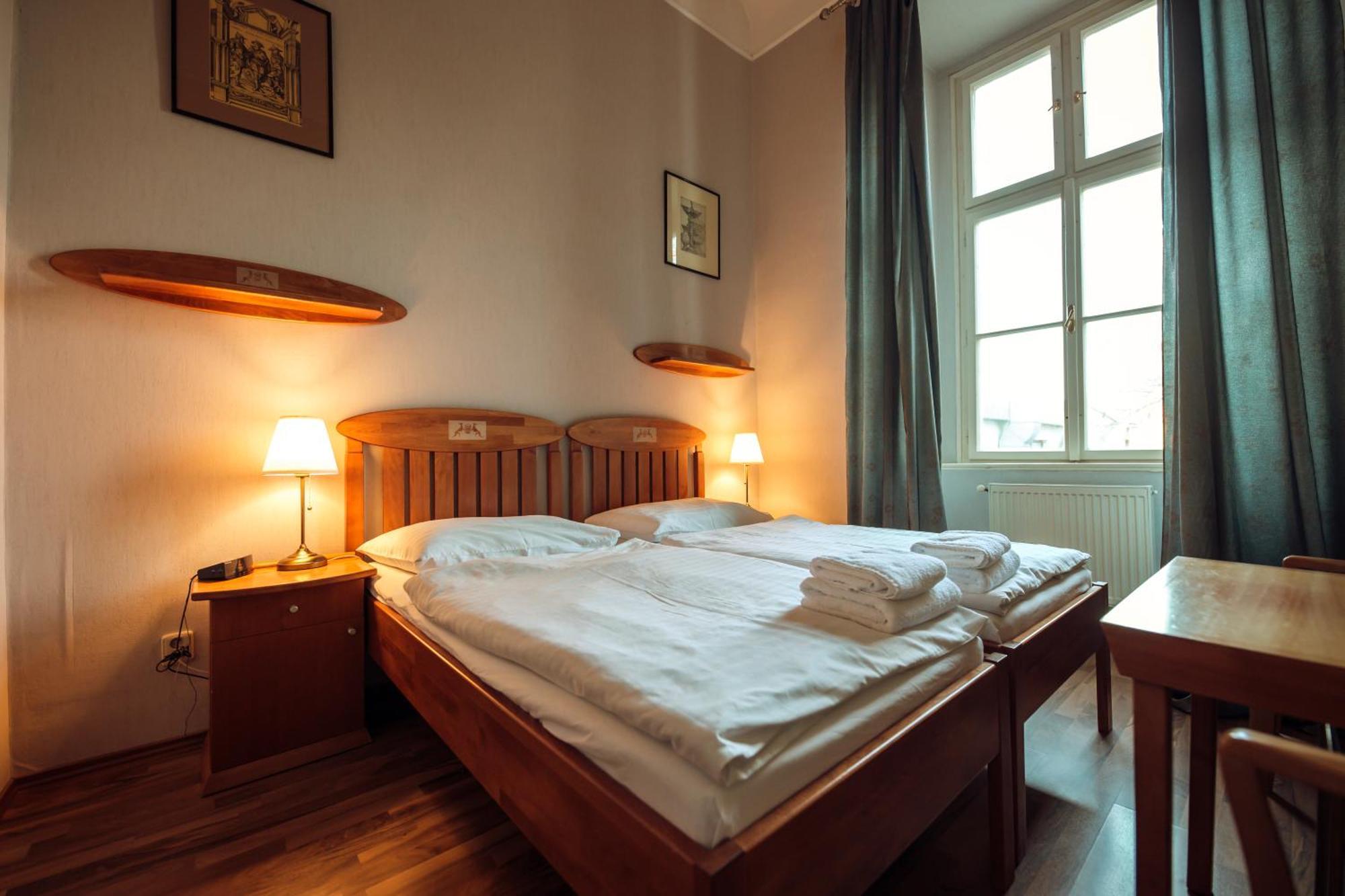 Hotel Kastiel Mojmirovce Ngoại thất bức ảnh