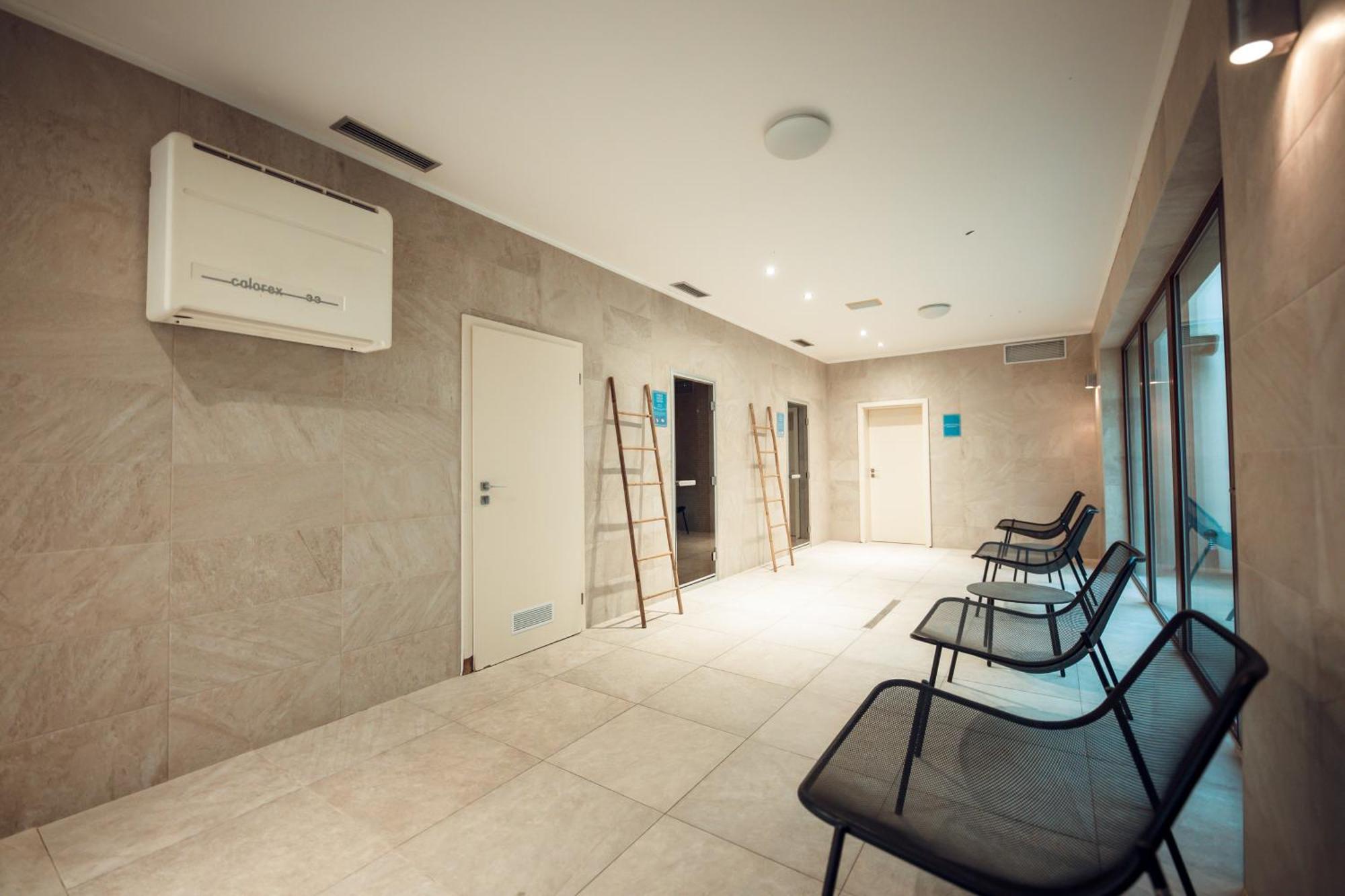 Hotel Kastiel Mojmirovce Ngoại thất bức ảnh