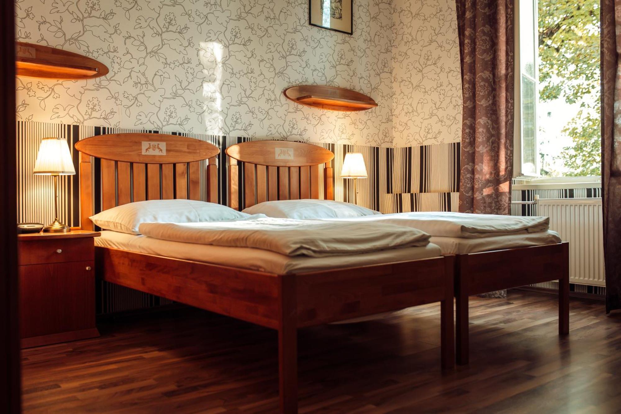 Hotel Kastiel Mojmirovce Ngoại thất bức ảnh