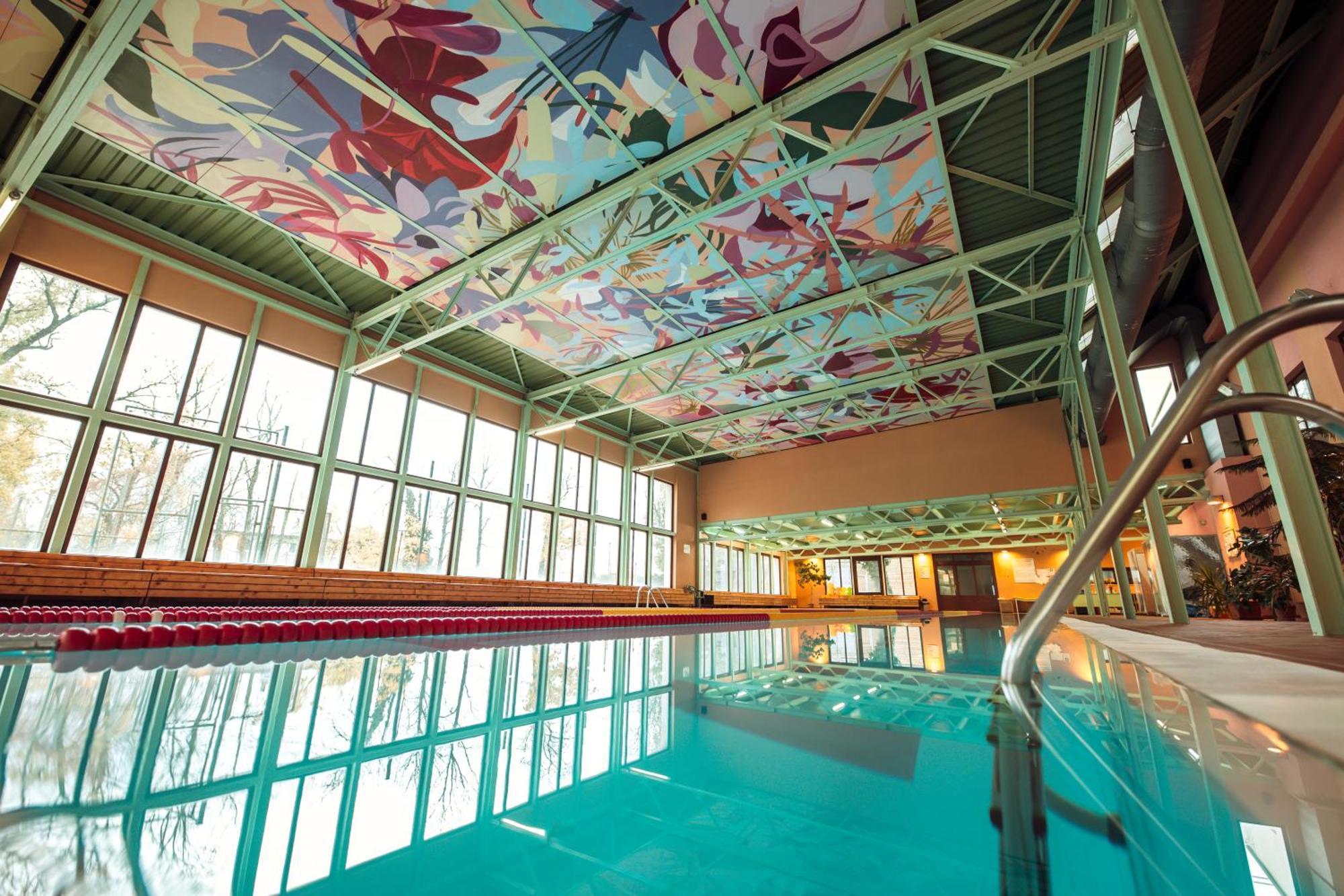 Hotel Kastiel Mojmirovce Ngoại thất bức ảnh