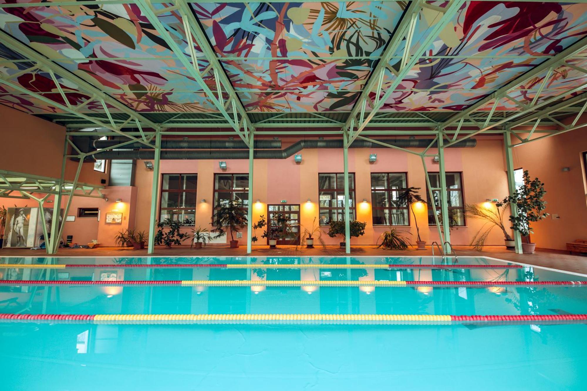 Hotel Kastiel Mojmirovce Ngoại thất bức ảnh